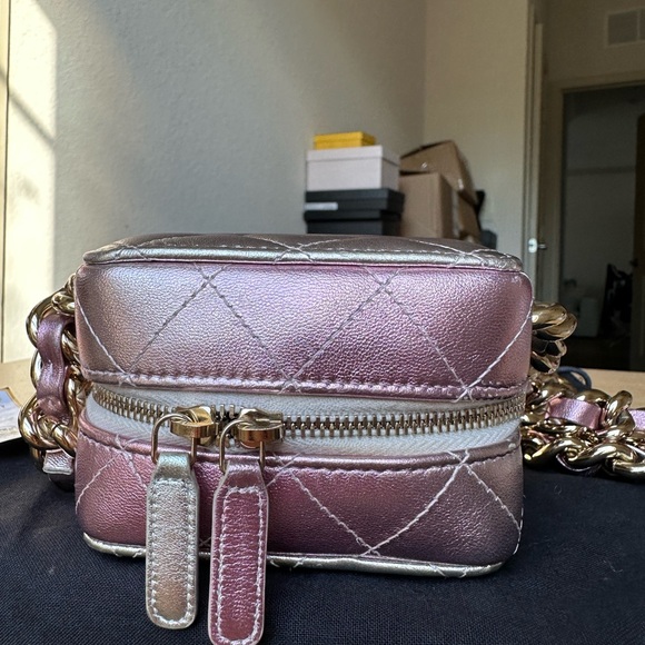 Chanel Quilted Mini Bag in Metallic Pink and Gold Box Bag - Picture 10 of 15